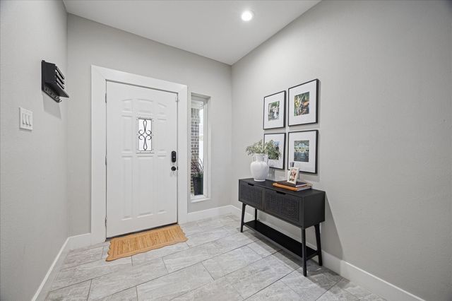 2108 Oatfield Drive, Houston, TX 77018