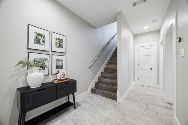 2108 Oatfield Drive, Houston, TX 77018