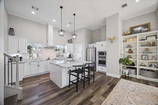 2108 Oatfield Drive, Houston, TX 77018