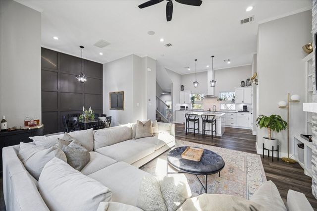 2108 Oatfield Drive, Houston, TX 77018