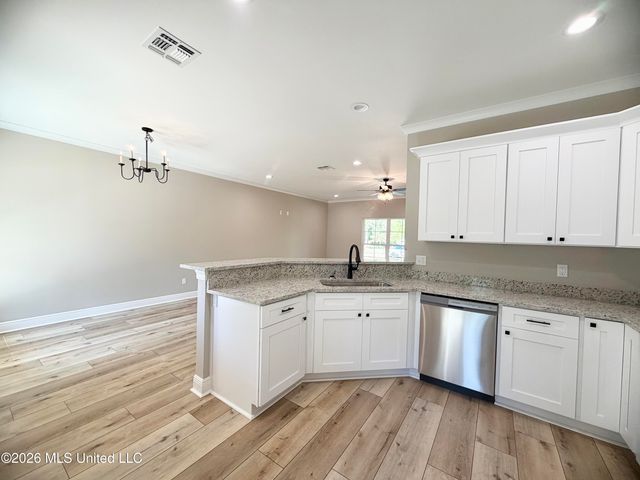 471 White Chapel Road, Carriere, MS 39426