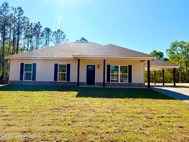 471 White Chapel Road, Carriere, MS 39426