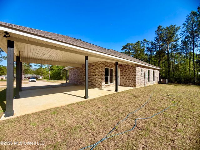 471 White Chapel Road, Carriere, MS 39426