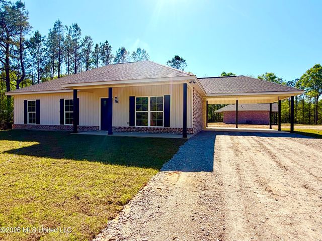 471 White Chapel Road, Carriere, MS 39426