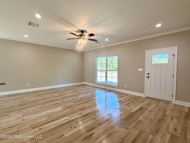 471 White Chapel Road, Carriere, MS 39426