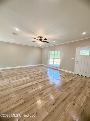 471 White Chapel Road, Carriere, MS 39426