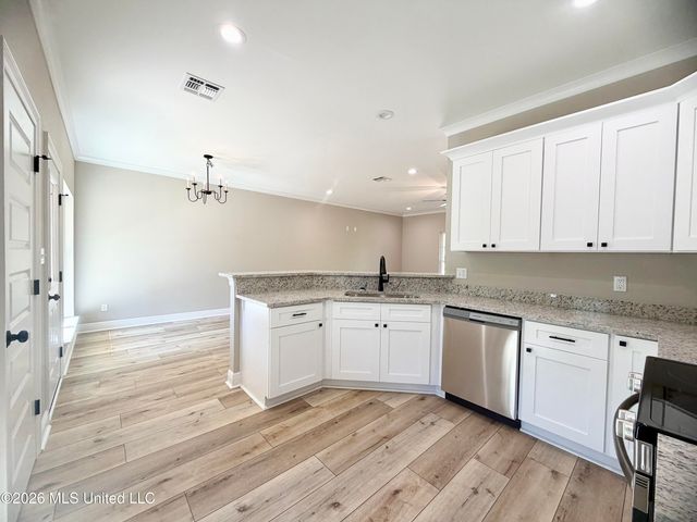 471 White Chapel Road, Carriere, MS 39426