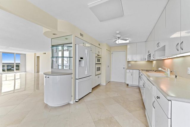 2800 S Ocean Boulevard 11-M, Boca Raton, FL 33432