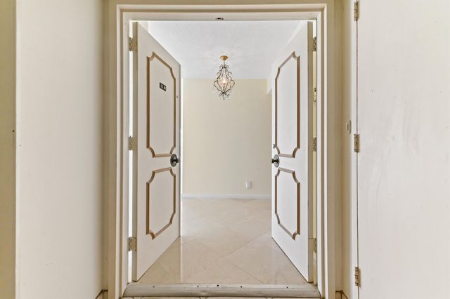 2800 S Ocean Boulevard 11-M, Boca Raton, FL 33432