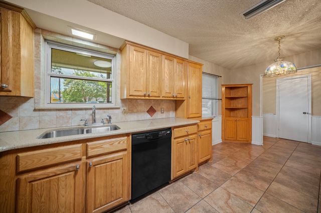 214 Northgate Drive, Waxahachie, TX 75165