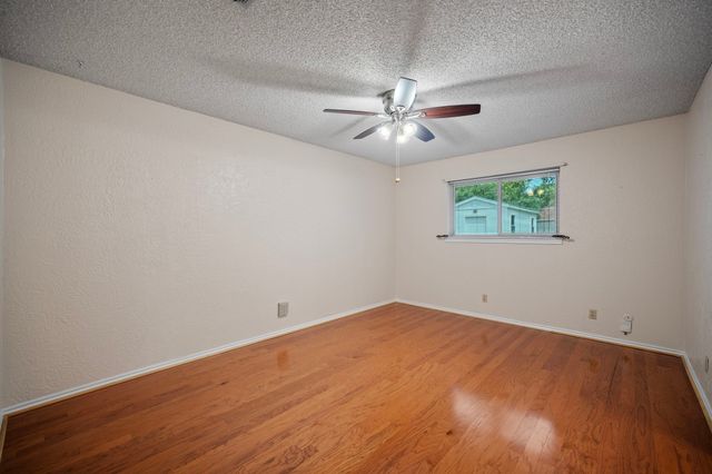 214 Northgate Drive, Waxahachie, TX 75165