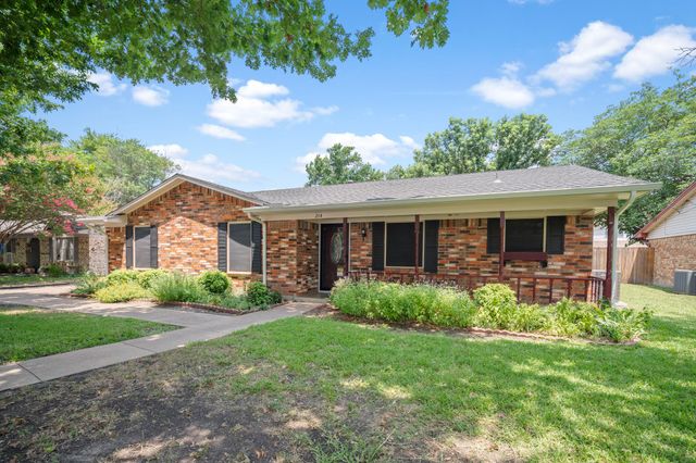 214 Northgate Drive, Waxahachie, TX 75165