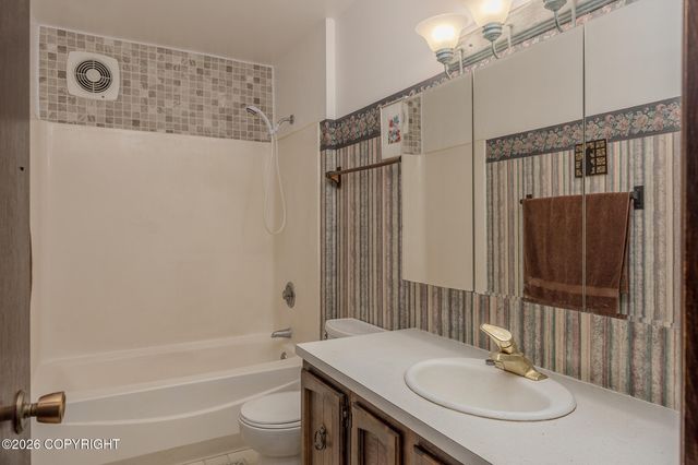 4053 Mallard Way, Fairbanks, AK 99709