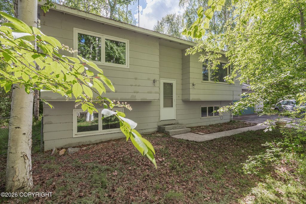 4053 Mallard Way, Fairbanks, AK 99709