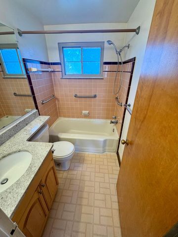 1870 Northwest Boulevard, 8B, Columbus, OH 43212