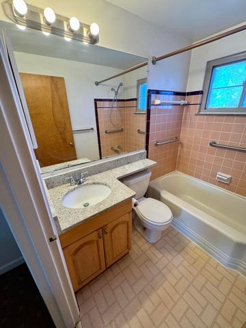 1870 Northwest Boulevard, 8B, Columbus, OH 43212