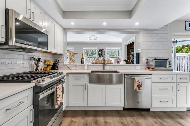 7400 NW 23rd St, Sunrise, FL 33313