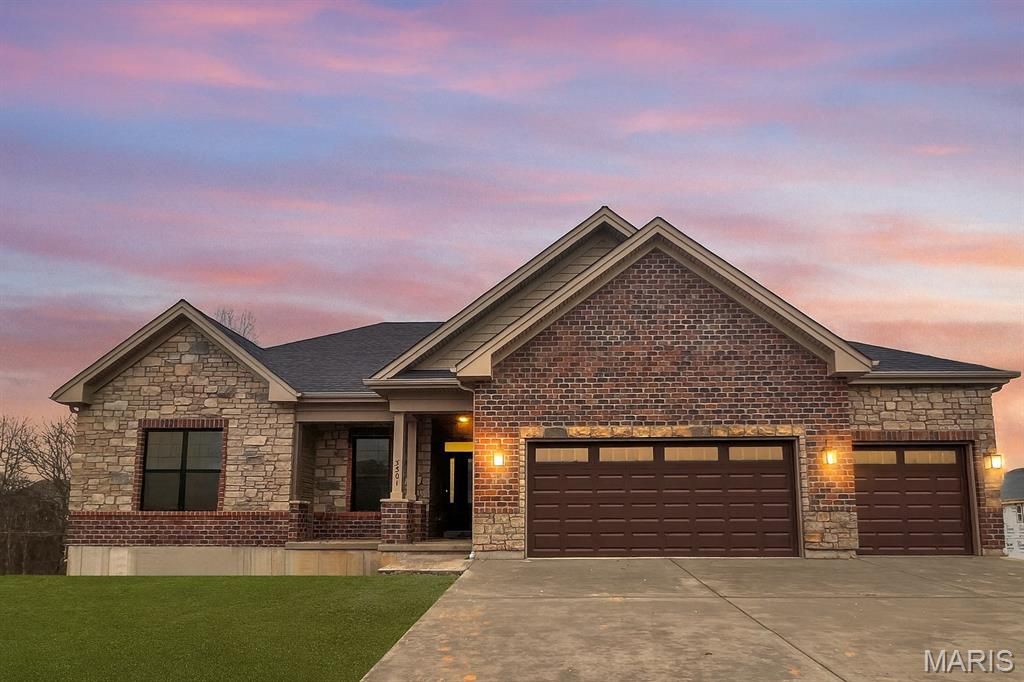 2421 Fiddlers Close Road 108 STB, Washington, MO 63090