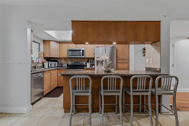 16424 NE 26th Ave 4, North Miami Beach, FL 33160