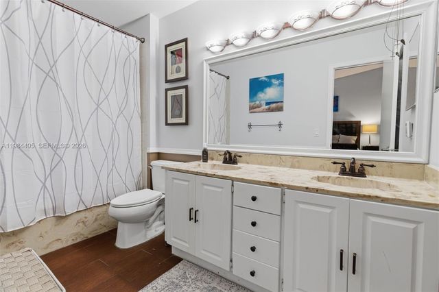 16424 NE 26th Ave 4, North Miami Beach, FL 33160