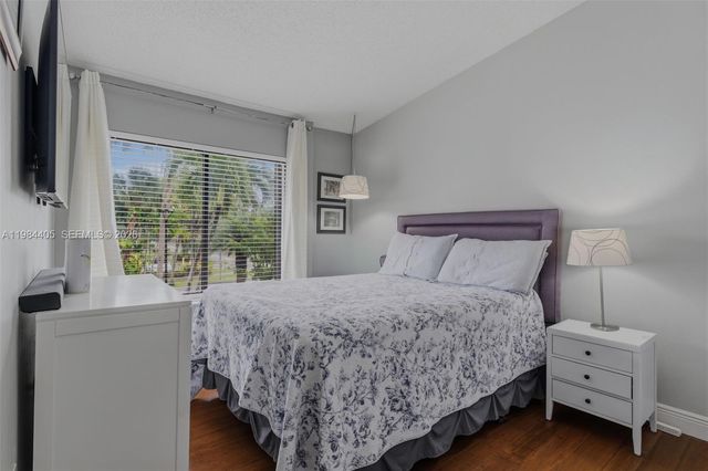 16424 NE 26th Ave 4, North Miami Beach, FL 33160