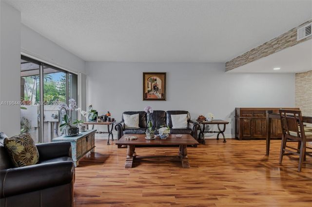 16424 NE 26th Ave 4, North Miami Beach, FL 33160