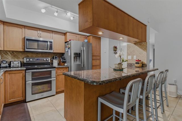 16424 NE 26th Ave 4, North Miami Beach, FL 33160