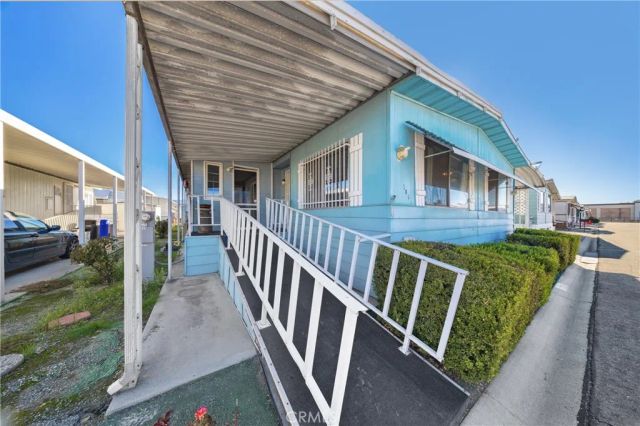 1895 W Devonshire 101, Hemet, CA 92545