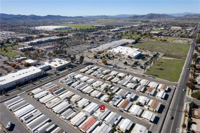 1895 W Devonshire 101, Hemet, CA 92545