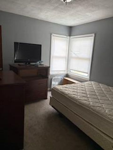 7461 Dolphin, Redford, MI 48239