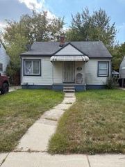 7461 Dolphin, Redford, MI 48239