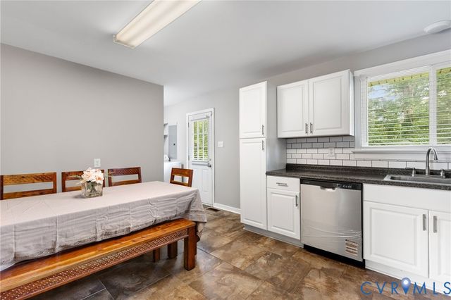 9812 Ashwood Rd, North Chesterfield, VA 23237