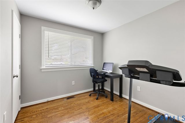 9812 Ashwood Rd, North Chesterfield, VA 23237
