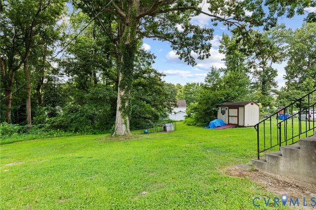 9812 Ashwood Rd, North Chesterfield, VA 23237