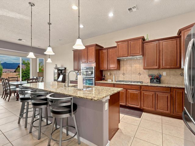 40 Vista Hermosa Place NE, Rio Rancho, NM 87124