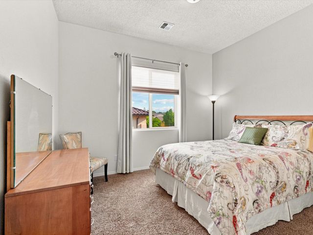 40 Vista Hermosa Place NE, Rio Rancho, NM 87124