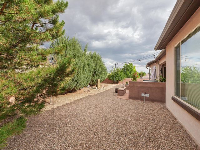 40 Vista Hermosa Place NE, Rio Rancho, NM 87124