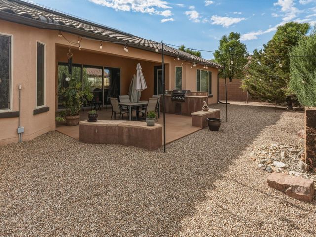 40 Vista Hermosa Place NE, Rio Rancho, NM 87124