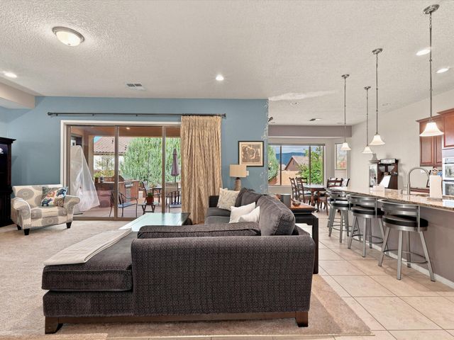 40 Vista Hermosa Place NE, Rio Rancho, NM 87124