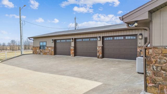 437367 E 320 Road, Big Cabin, OK 74332