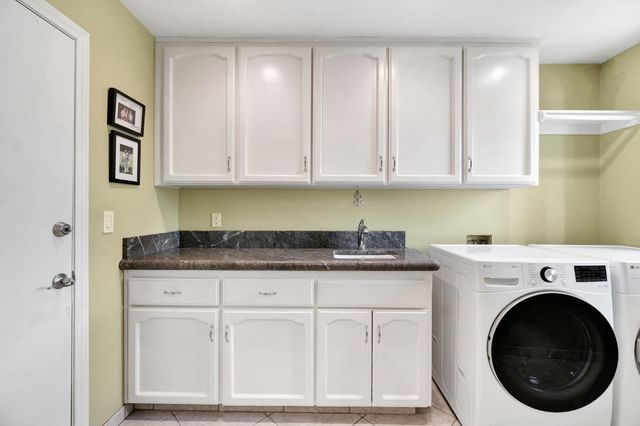 1367 E Decatur Avenue, Fresno, CA 93720