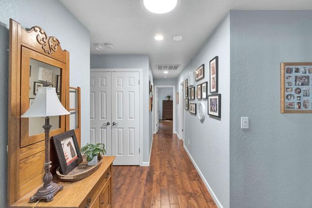 1367 E Decatur Avenue, Fresno, CA 93720