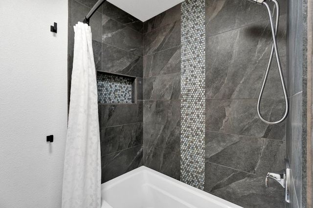 1367 E Decatur Avenue, Fresno, CA 93720