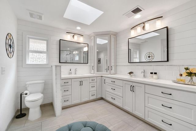 1367 E Decatur Avenue, Fresno, CA 93720