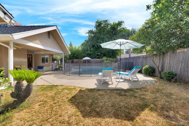 1367 E Decatur Avenue, Fresno, CA 93720