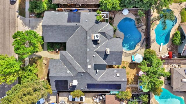 1367 E Decatur Avenue, Fresno, CA 93720