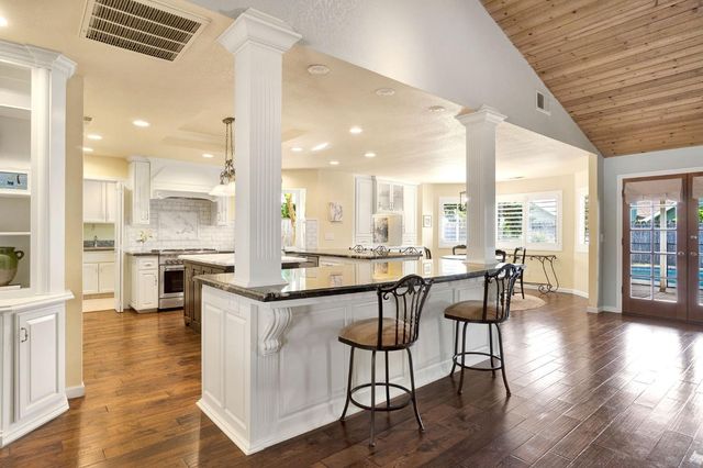 1367 E Decatur Avenue, Fresno, CA 93720