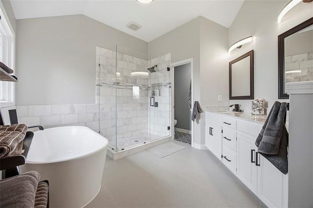 13975 W 148 Street, Olathe, KS 66062