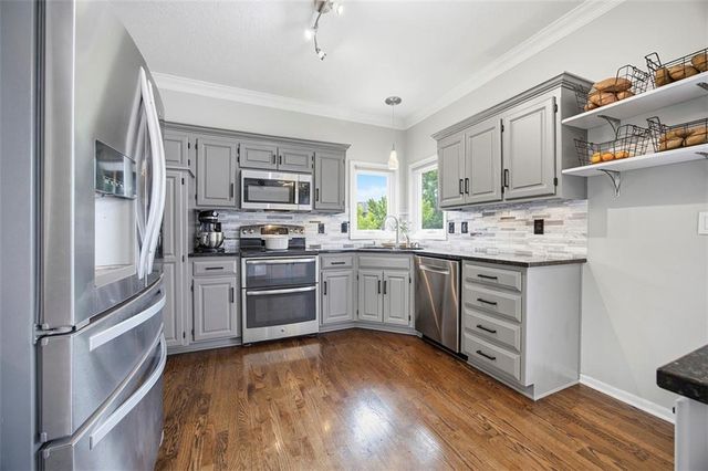 13975 W 148 Street, Olathe, KS 66062