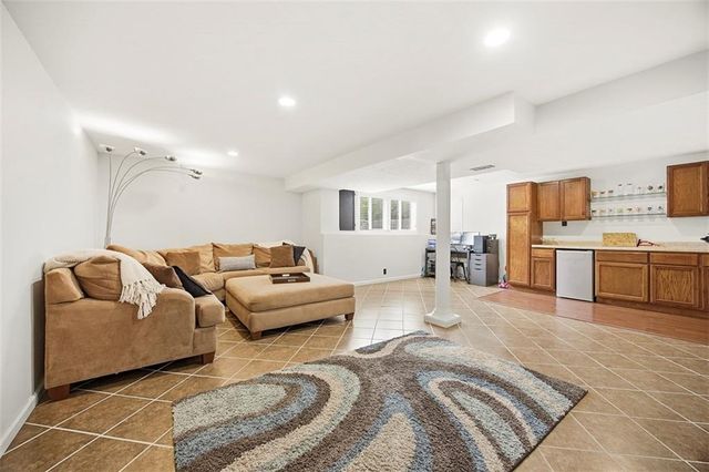 13975 W 148 Street, Olathe, KS 66062
